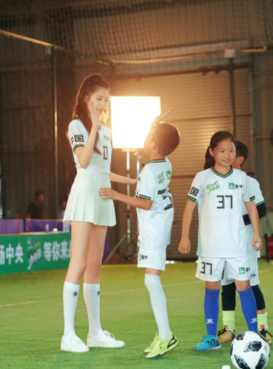 明星赛场直击：新体育直播独家动态追踪